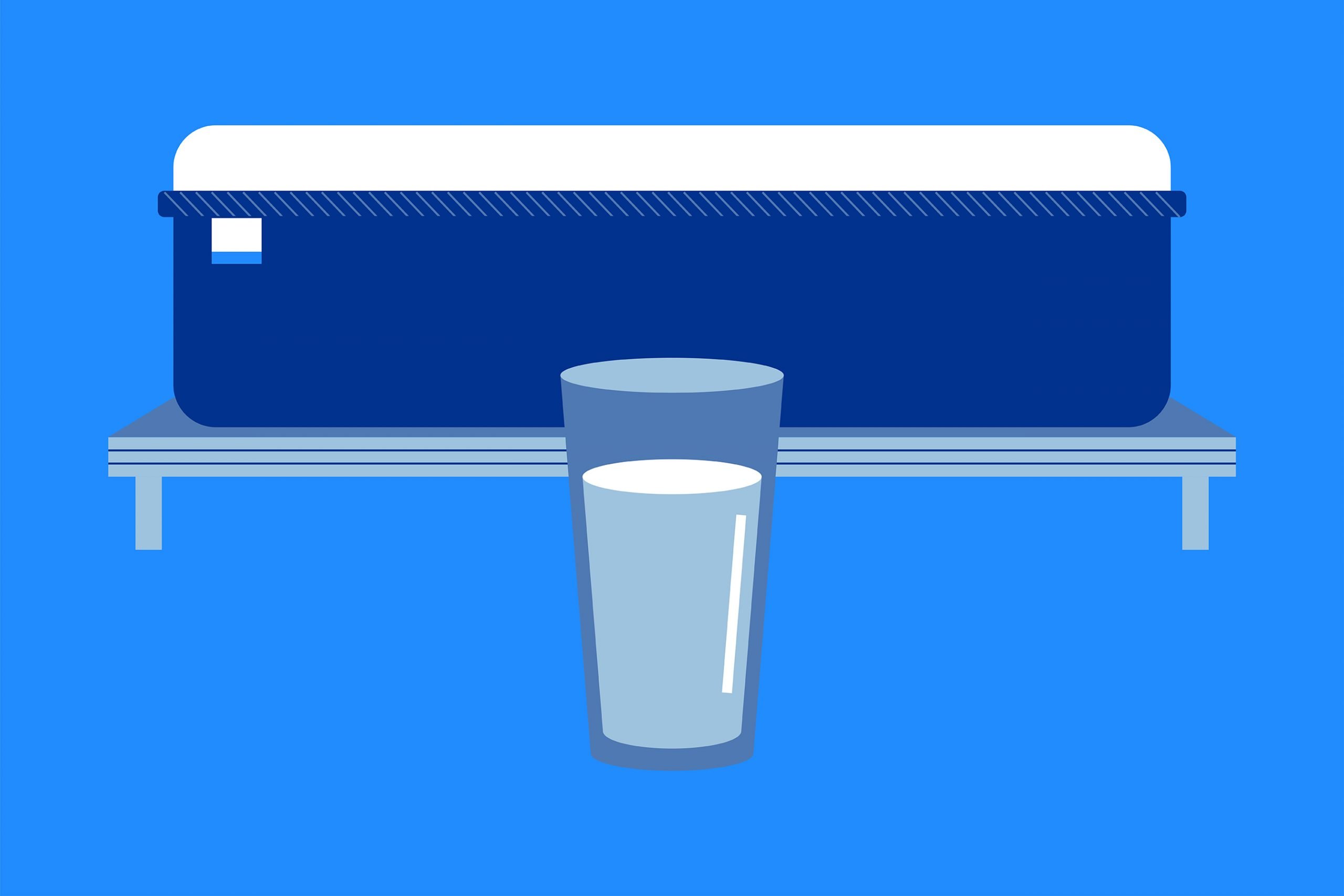 https://amerisleep.com/blog/wp-content/uploads/2022/01/EBDrinkingWaterBeforeBed-scaled.jpg